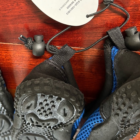 NWT Water Shoes - Children’s size 1-2 - Bundle of 3 Pairs - Picture 9 of 10